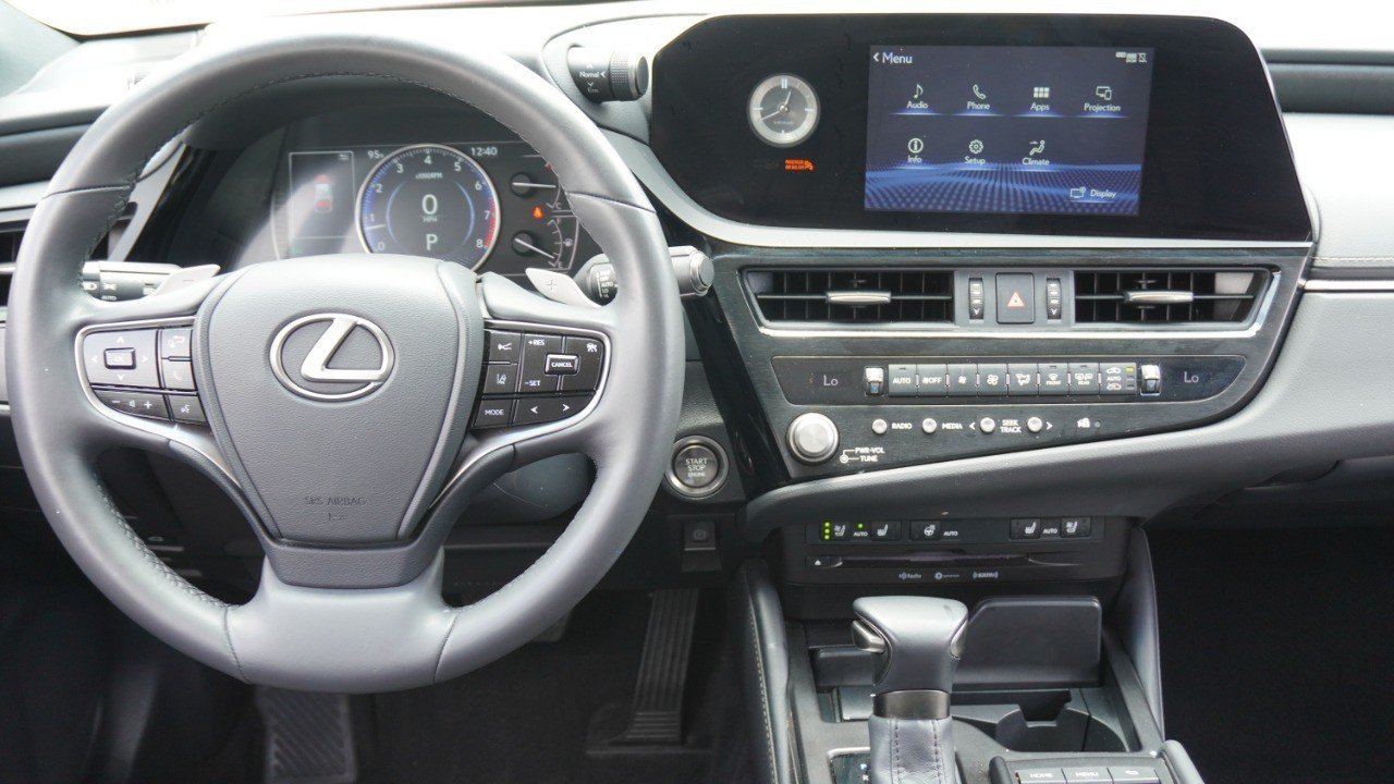 Used 2022 Red Lexus ES 350 image 26