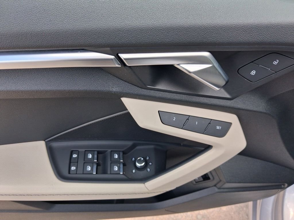 Used 2024  Audi 40 Premium image 40