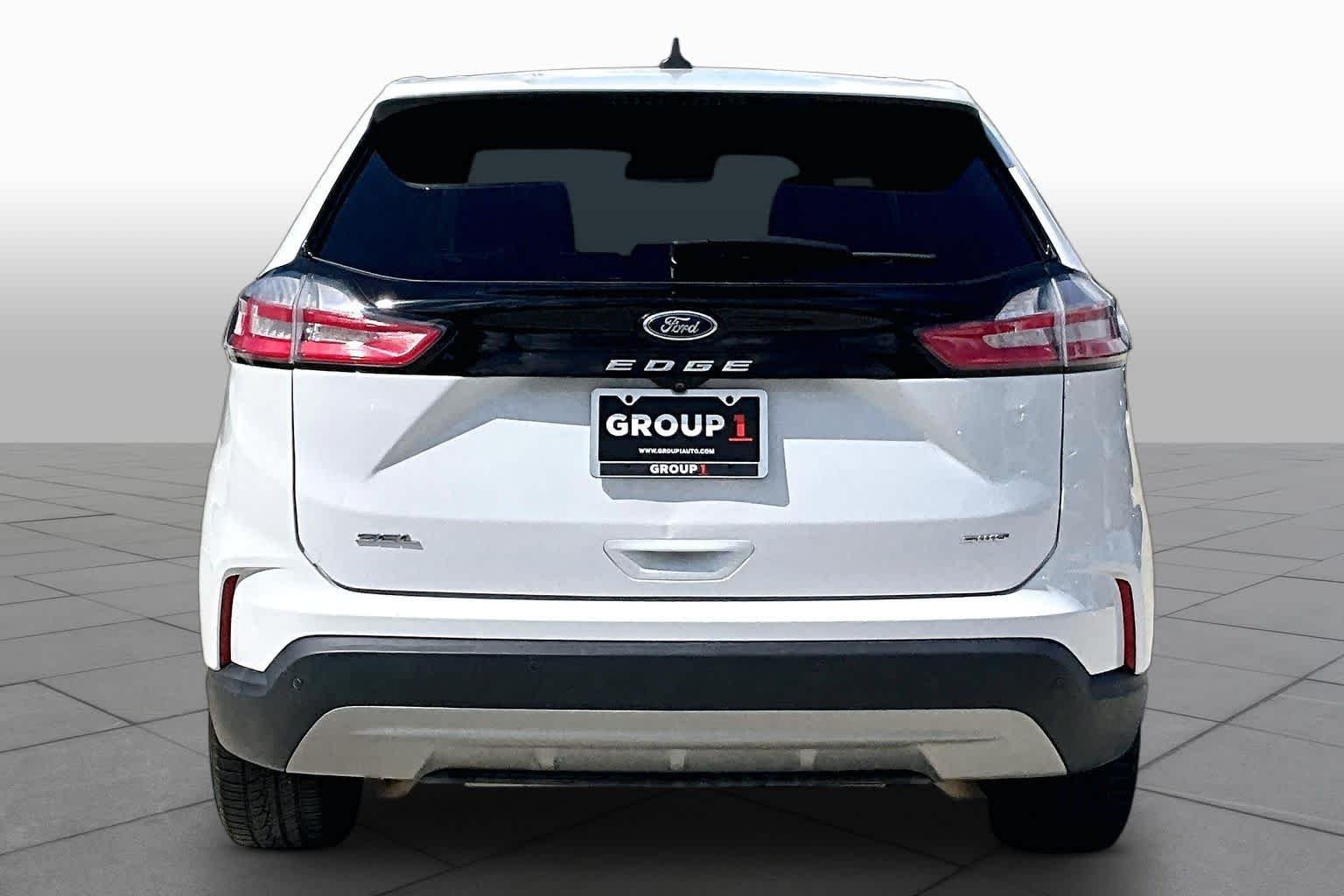 Used 2023 Oxford White Ford SEL image 5