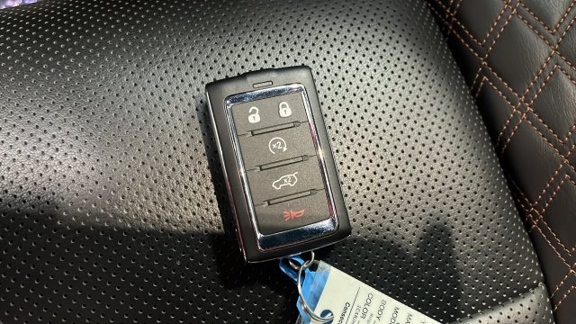 Used 2024 Bright White Clearcoat Jeep Summit image 9