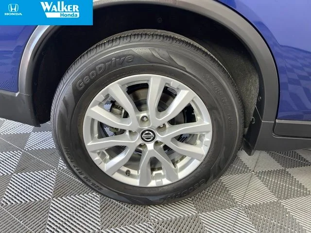 Used 2020 Blue Nissan SV image 41