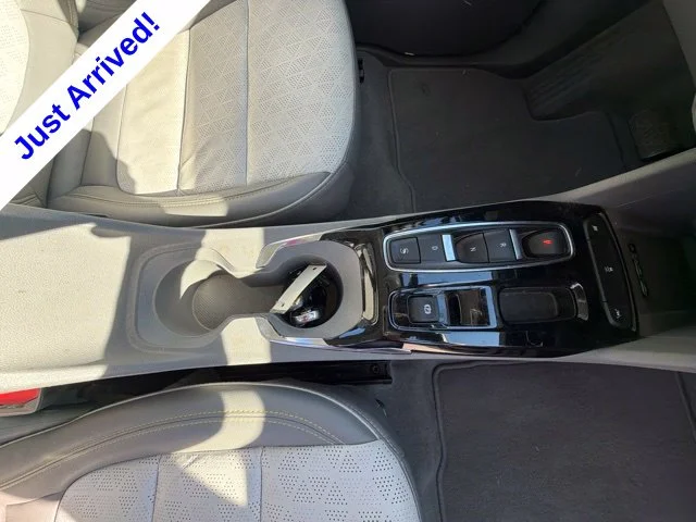 Used 2023 White Chevrolet Premier image 29