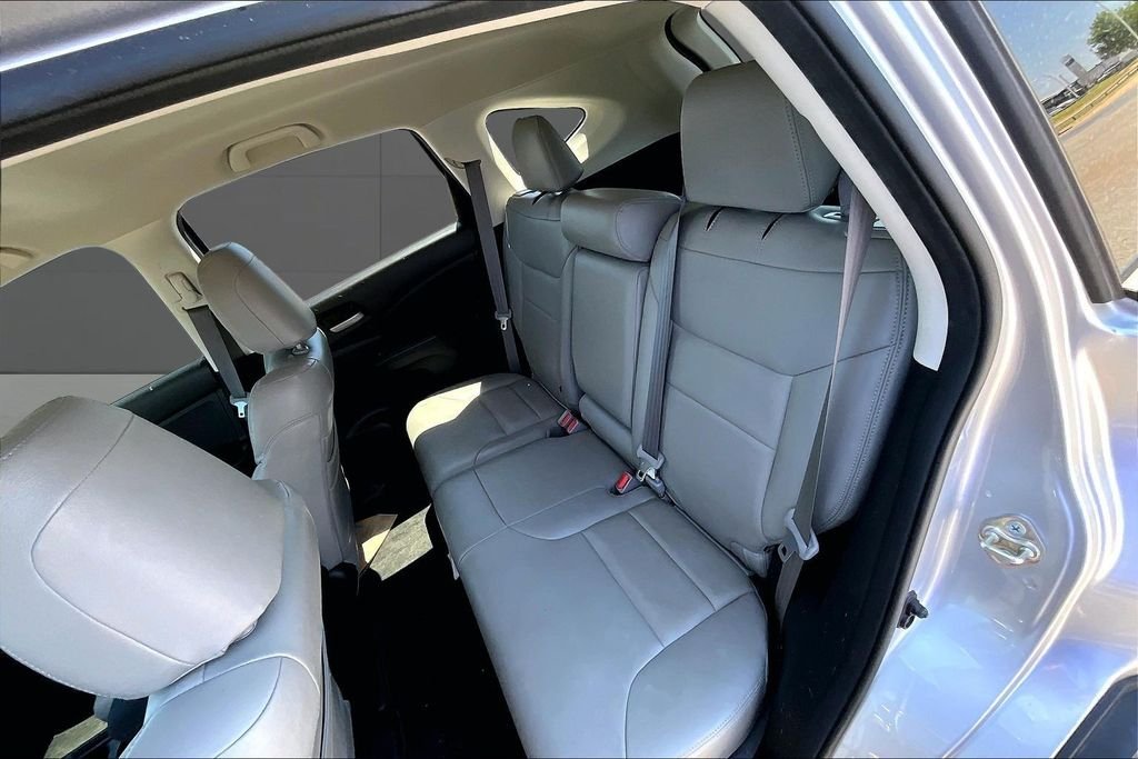 Used 2016 Silver Honda SE image 25