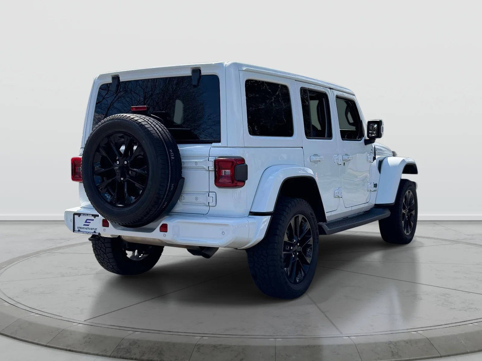 Used 2022 White Jeep Unlimited Sahara High Altitude image 7