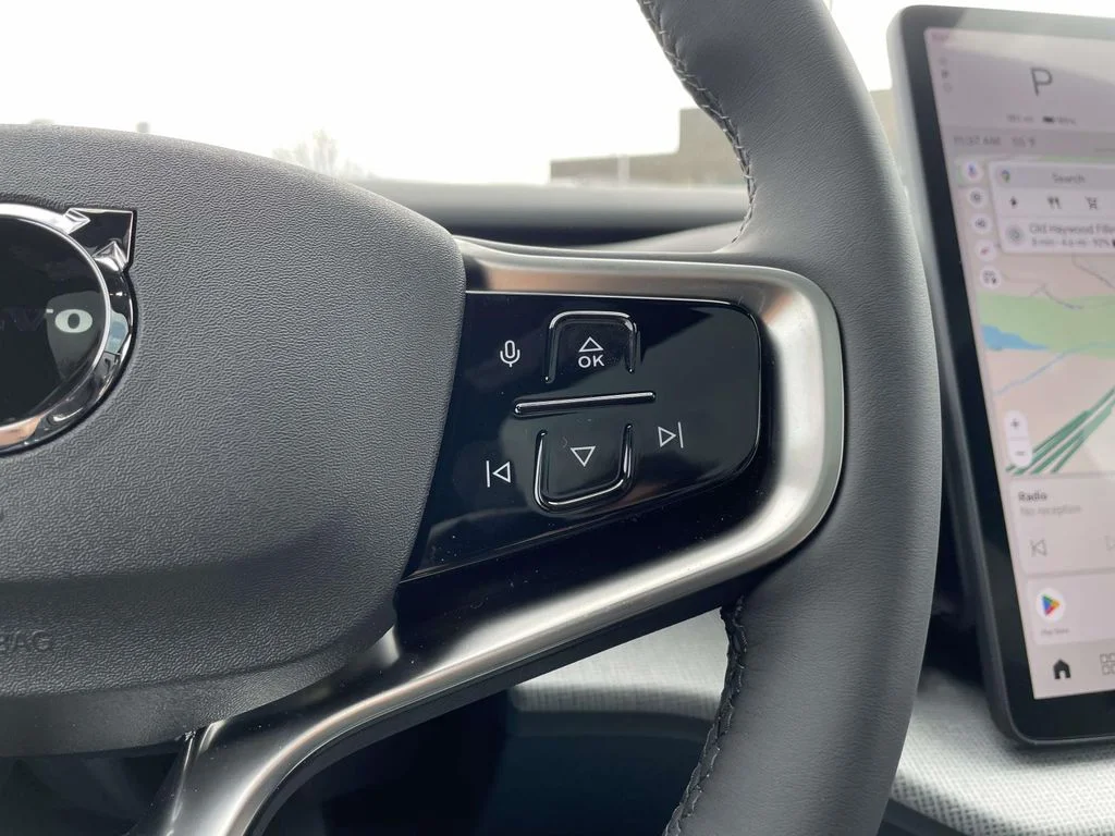 New 2025 Onyx Black Volvo Ultra image 12