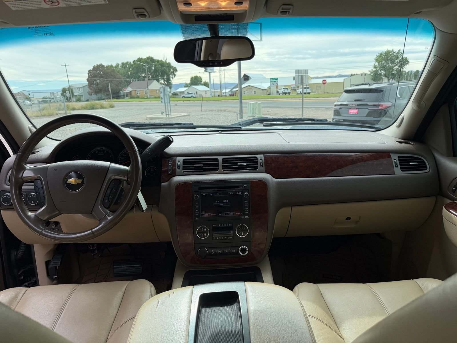 Used 2011 Black Chevrolet LTZ image 28
