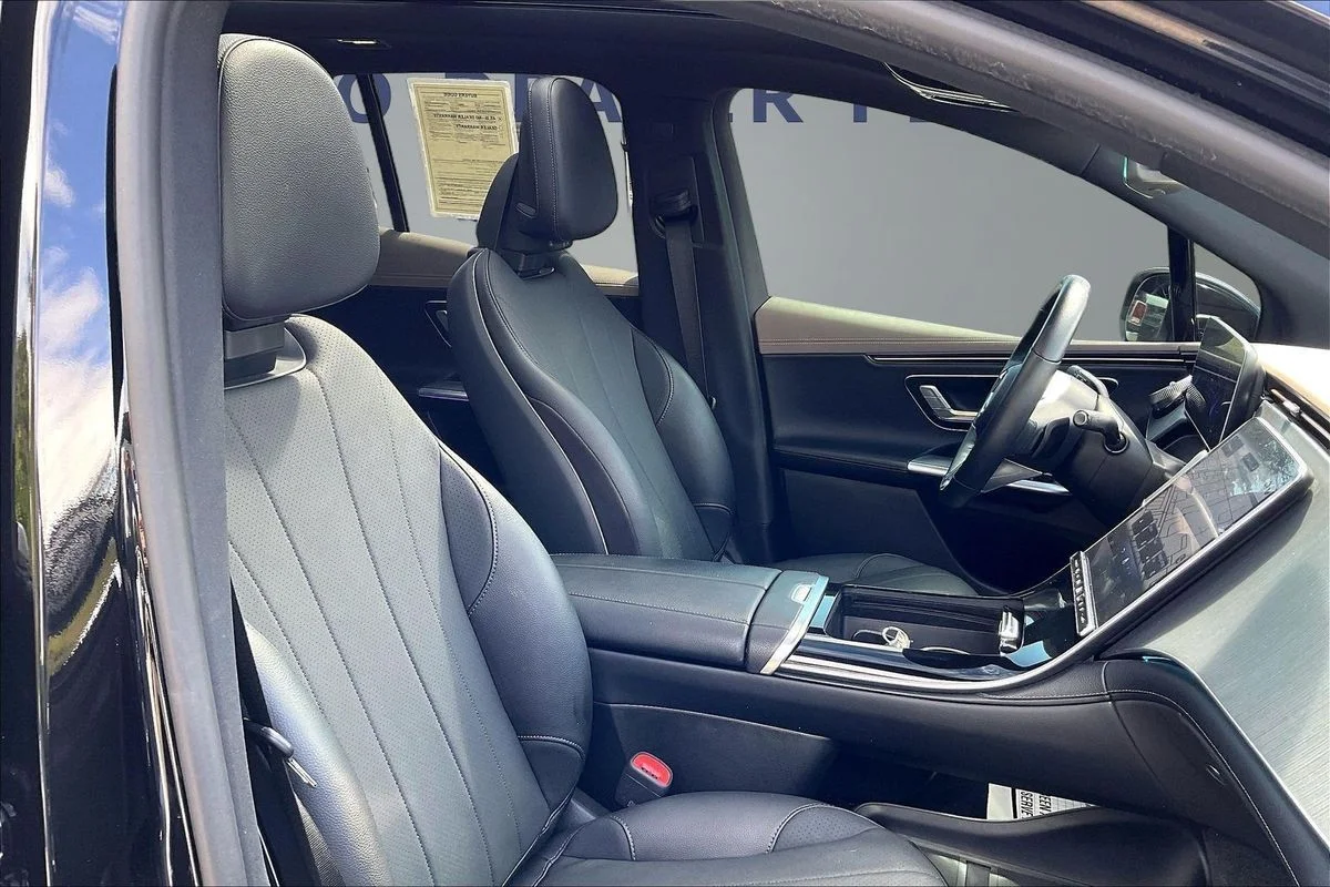 Used 2023 Black Mercedes-Benz 4MATIC® image 28