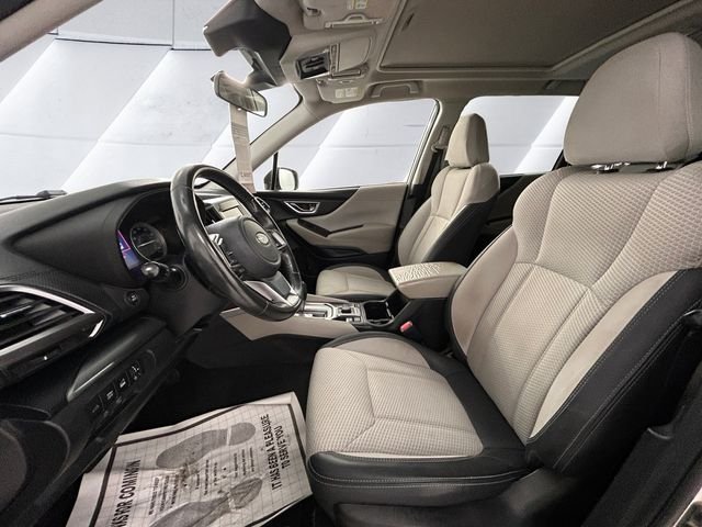 Used 2022 White Subaru Premium image 7