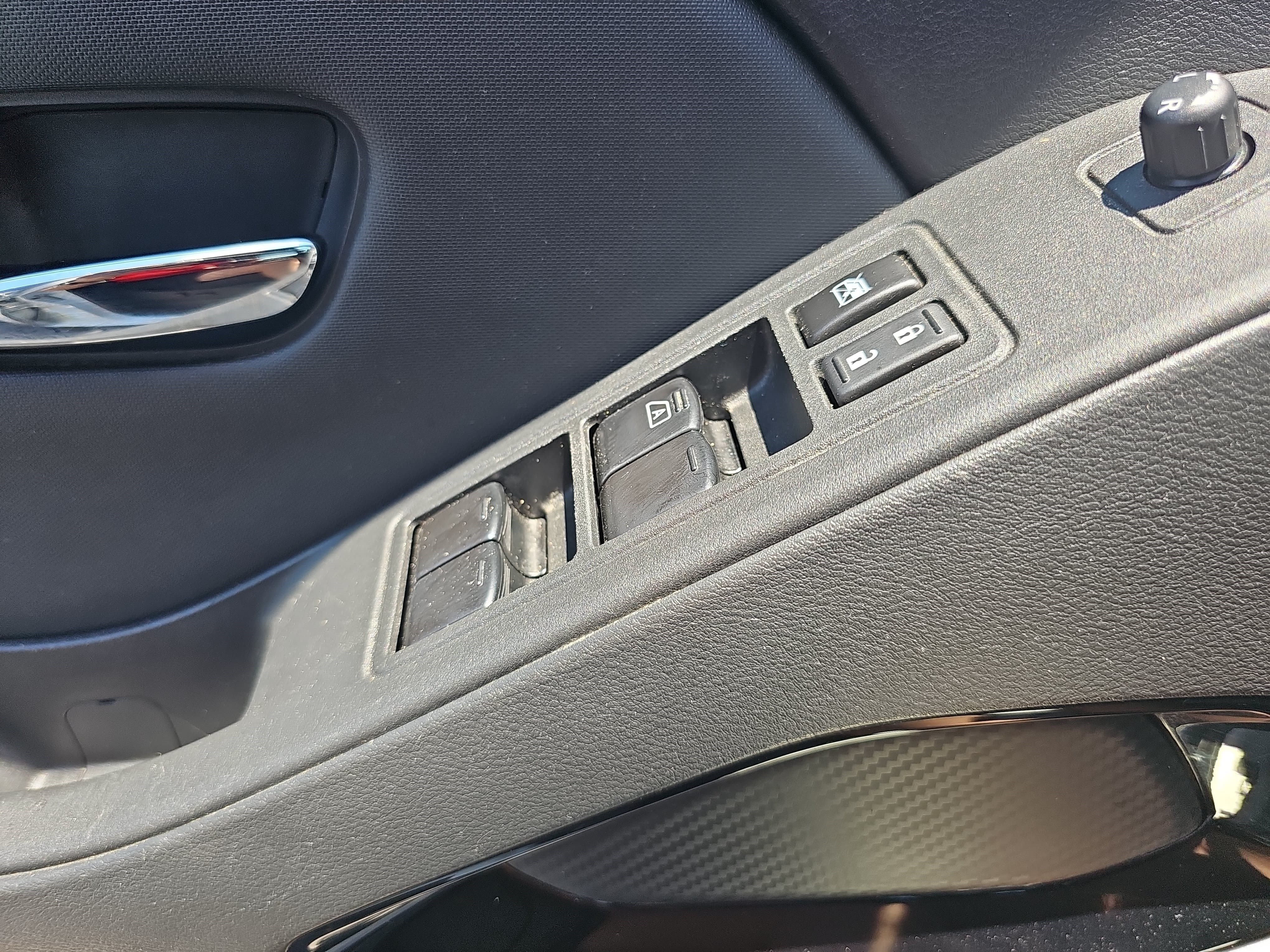 Used 2023 Glacier White Nissan SV image 22