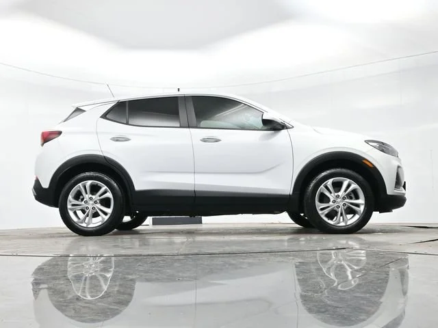 Used 2020 SUMMIT WHITE Buick Preferred image 30