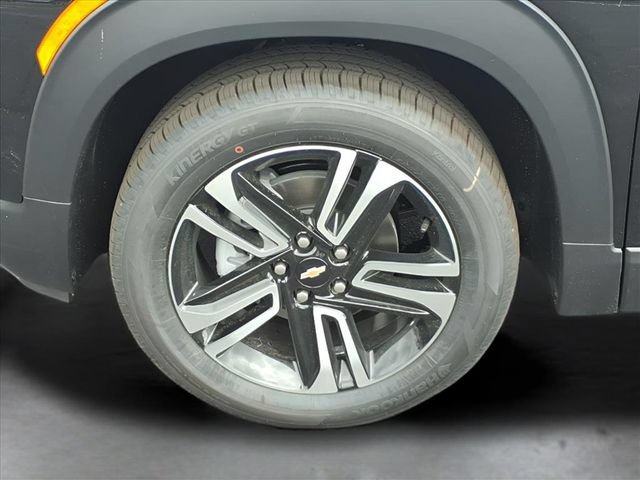 New 2026 Mosaic Black Metallic Chevrolet LT image 24