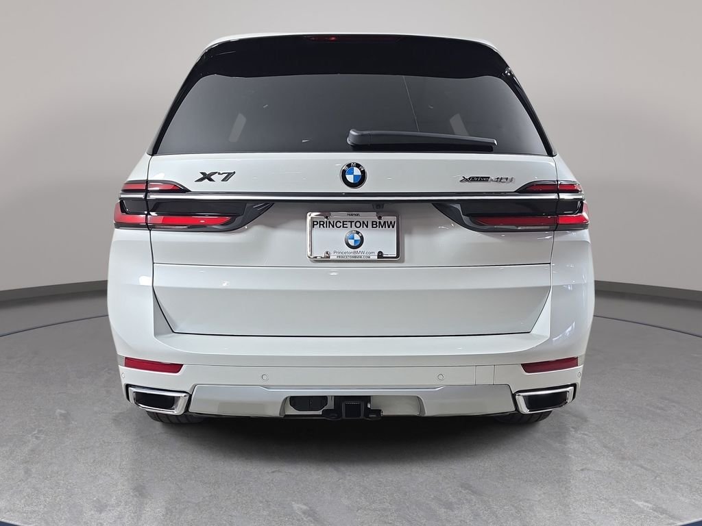 Used 2026 Mineral White Metallic BMW xDrive40i image 7