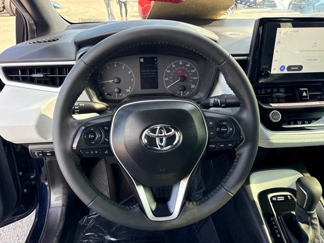 Used 2025  Toyota SE image 18