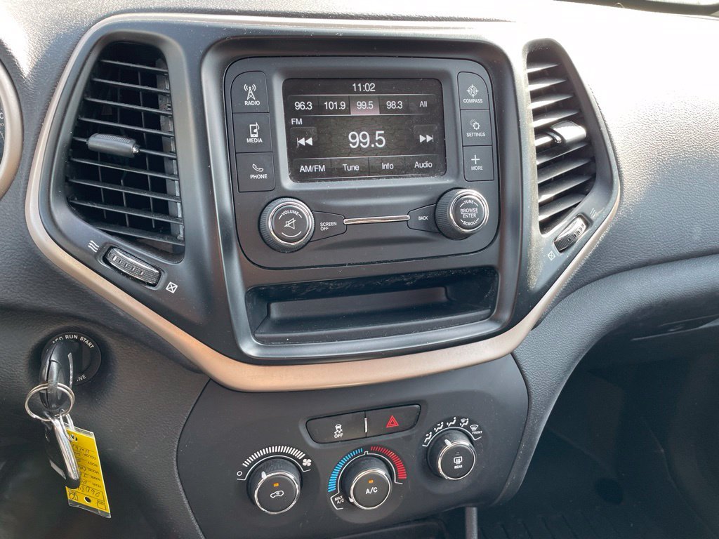 Used 2017 White Jeep Sport image 23