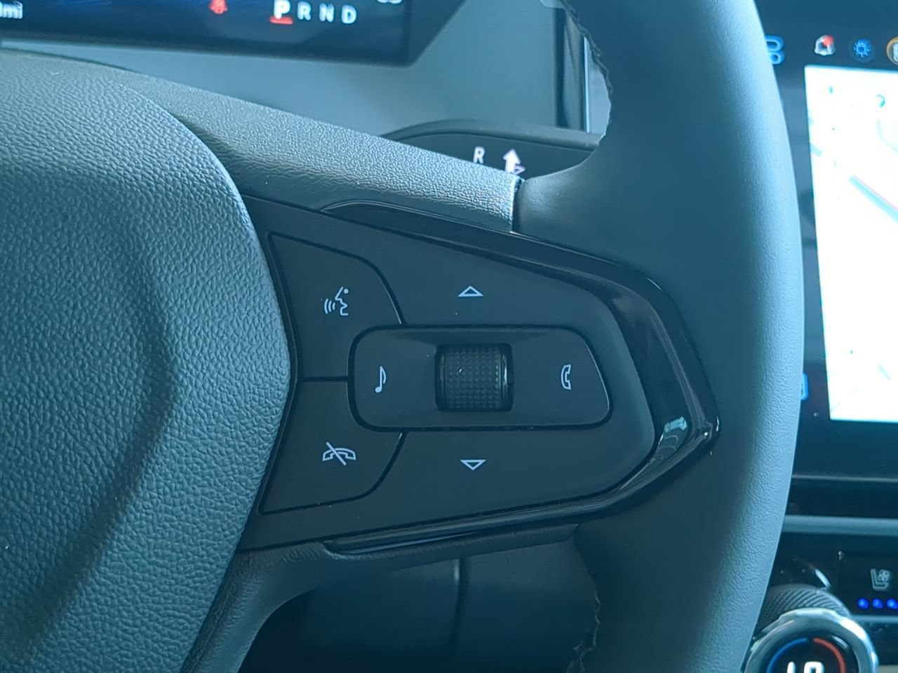 2027 Chevrolet Bolt RS - Photo 24