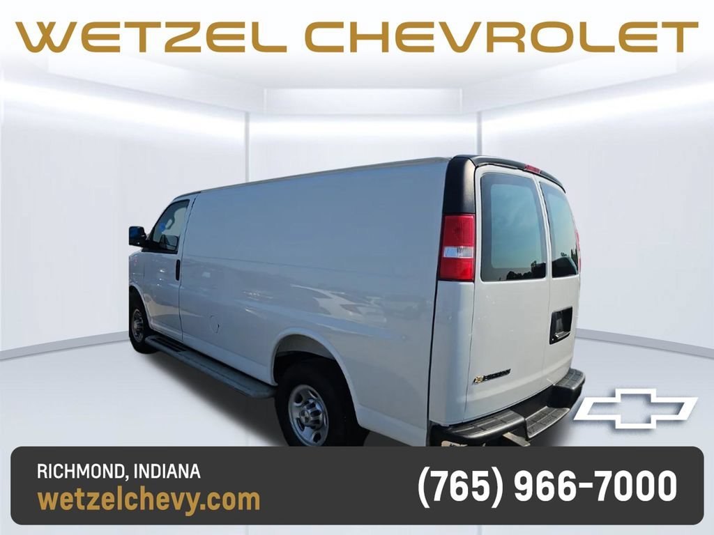 Used 2025 Summit White Chevrolet WT image 2