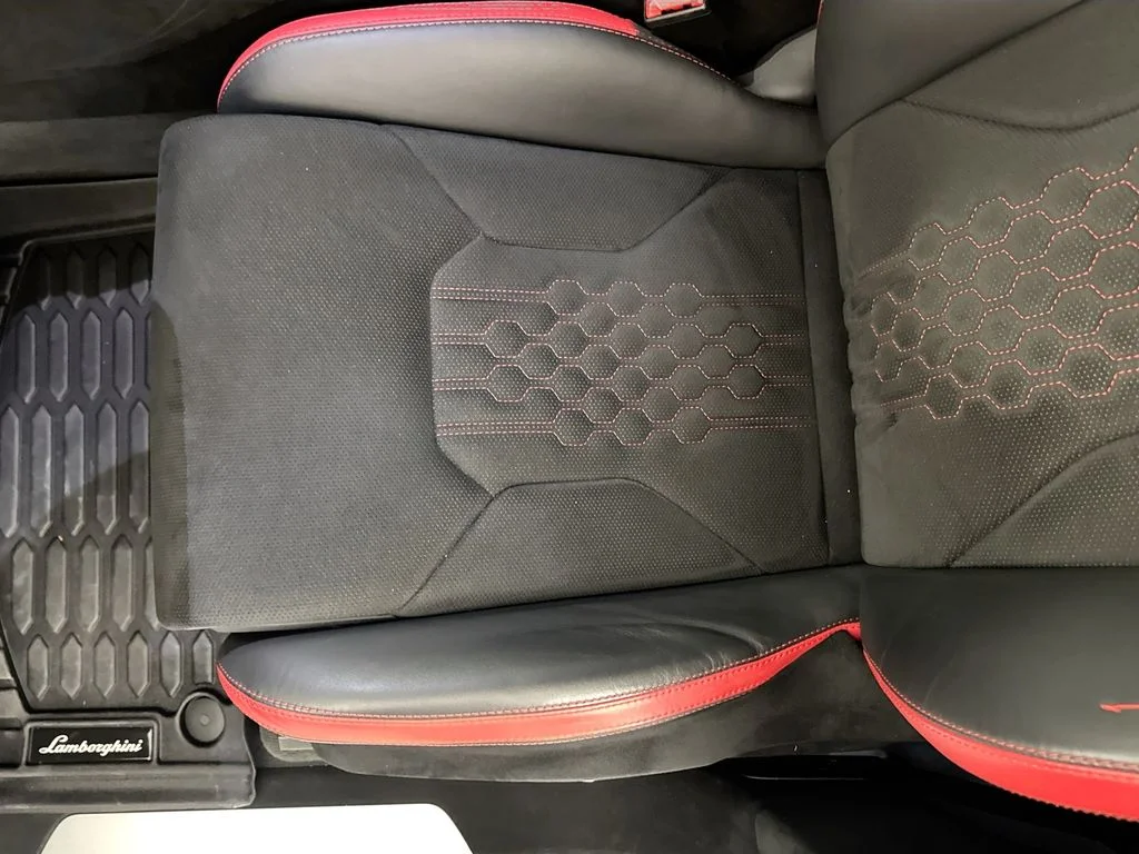 Used 2024  Lamborghini Performante image 20