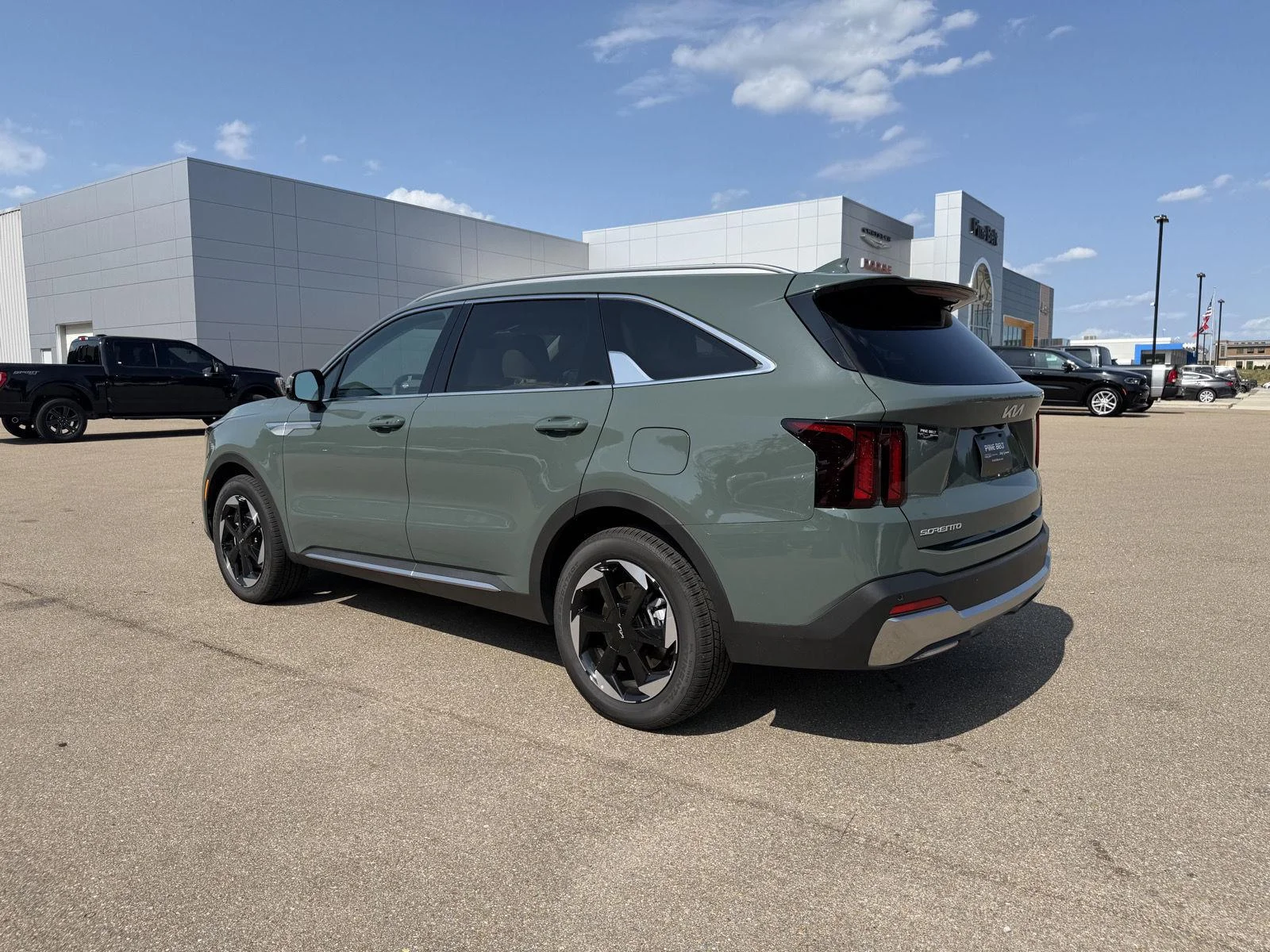 Used 2026 Cityscape Green Kia EX image 4
