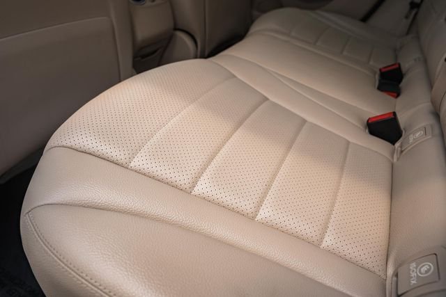 Used 2019 designo Cardinal Red Metallic Mercedes-Benz GLC 300 image 30