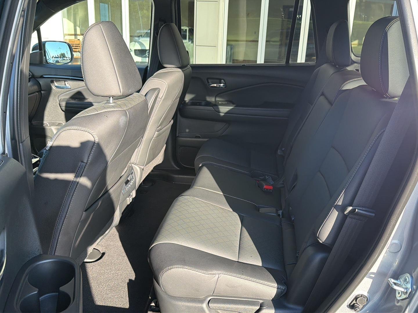 Used 2021 Lunar Silver Metallic Honda Touring image 11