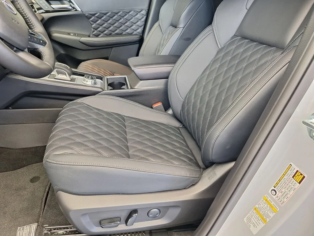 New 2026 White Nissan Platinum image 9