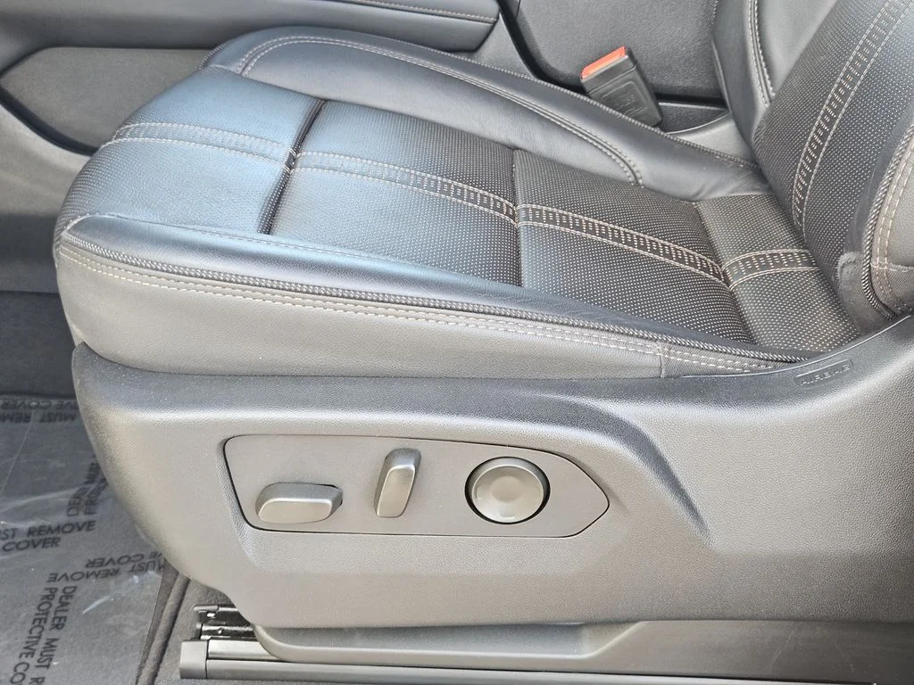 Used 2025 Beige Chevrolet High Country image 24