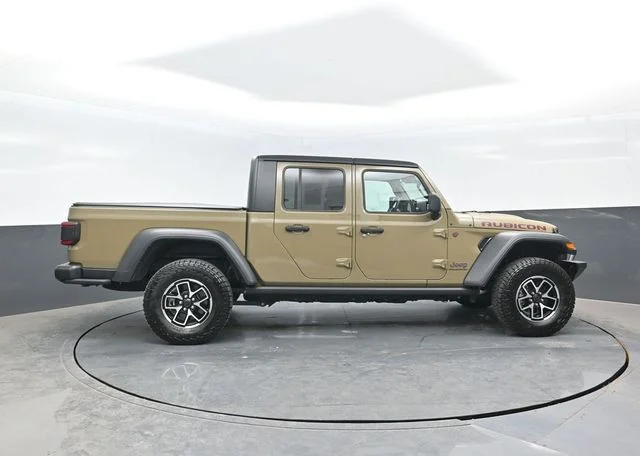 Certified Used 2025 41 Jeep Rubicon image 3