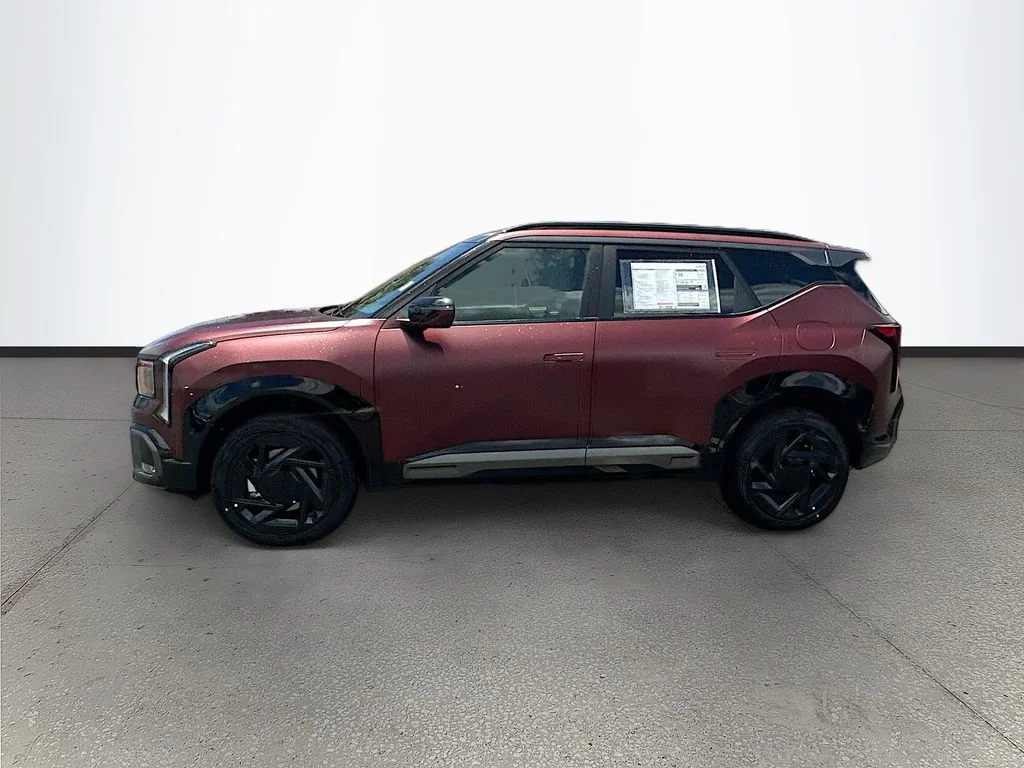 New 2027 Magma Red Matte Kia X-Line image 4