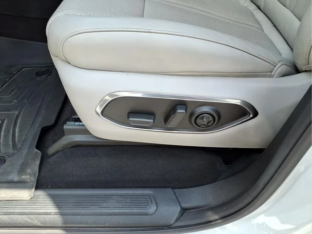 Used 2022 White Jeep Series III image 20