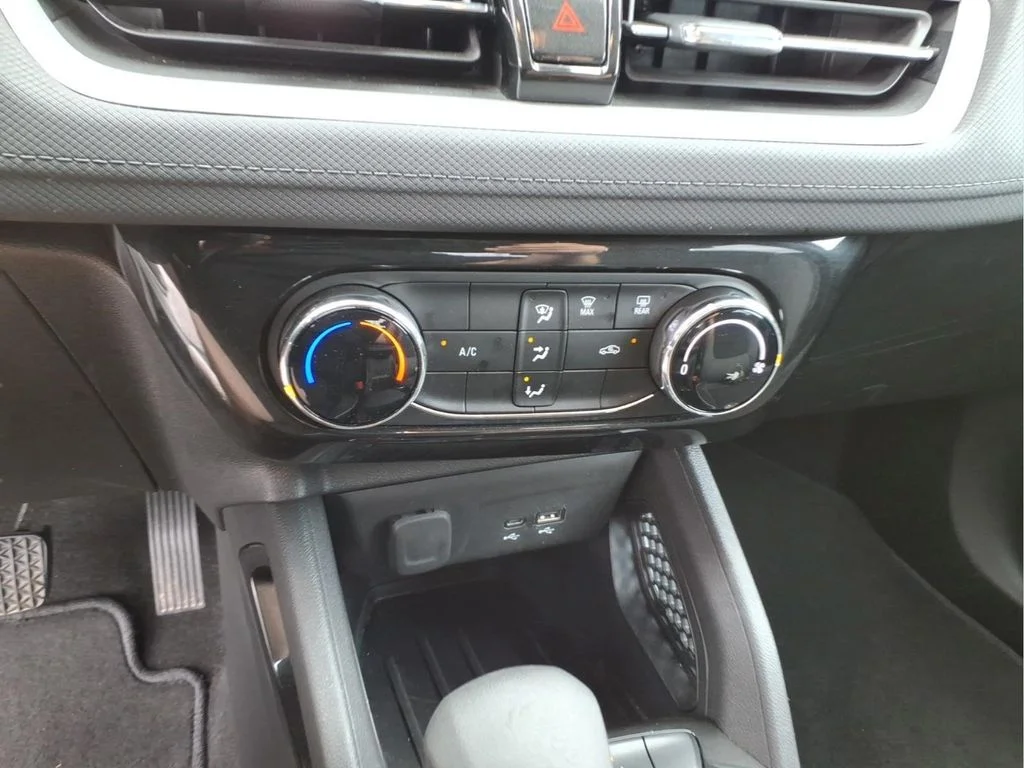Used 2024 White Chevrolet LT image 26
