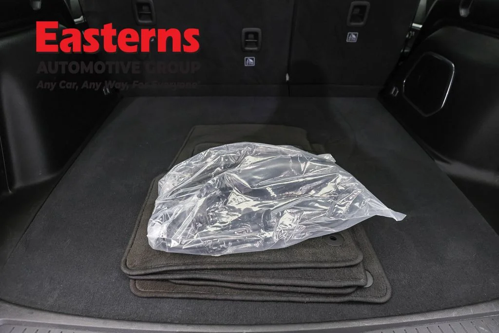 Used 2022 White Jeep 4xe image 9