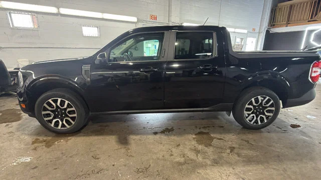 Used 2022 Black Ford Lariat image 2