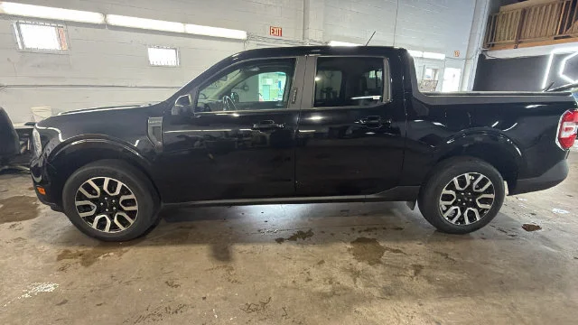 Used 2022 Black Ford Lariat image 2