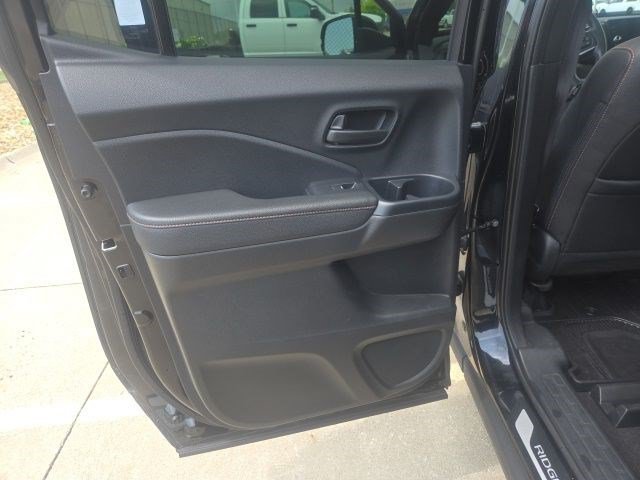 Certified Used 2025 Crystal Black Pearl Honda TrailSport image 17