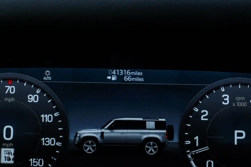 Used 2022 Hakuba Silver Metallic Land Rover XS Edition image 19