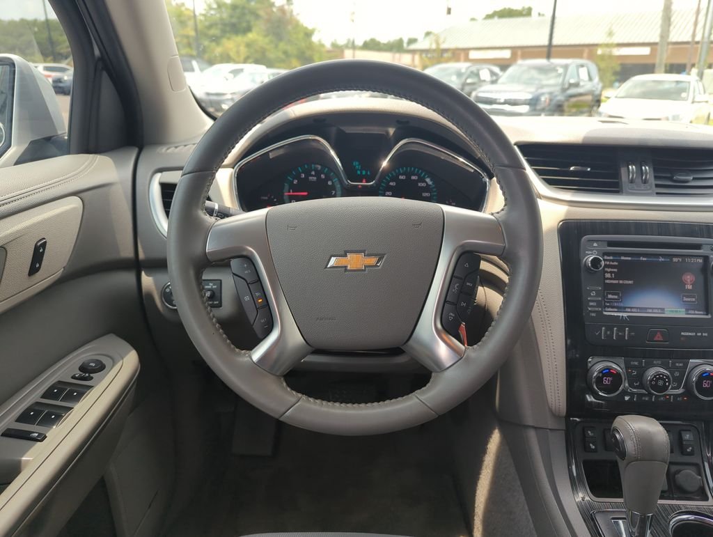 Used 2015 Silver Chevrolet 2LT image 17