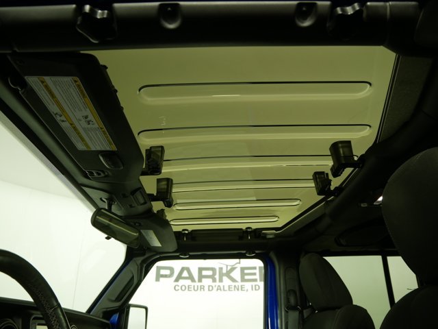 Used 2018 Ocean Blue Metallic Clearcoat Jeep Sport S image 10