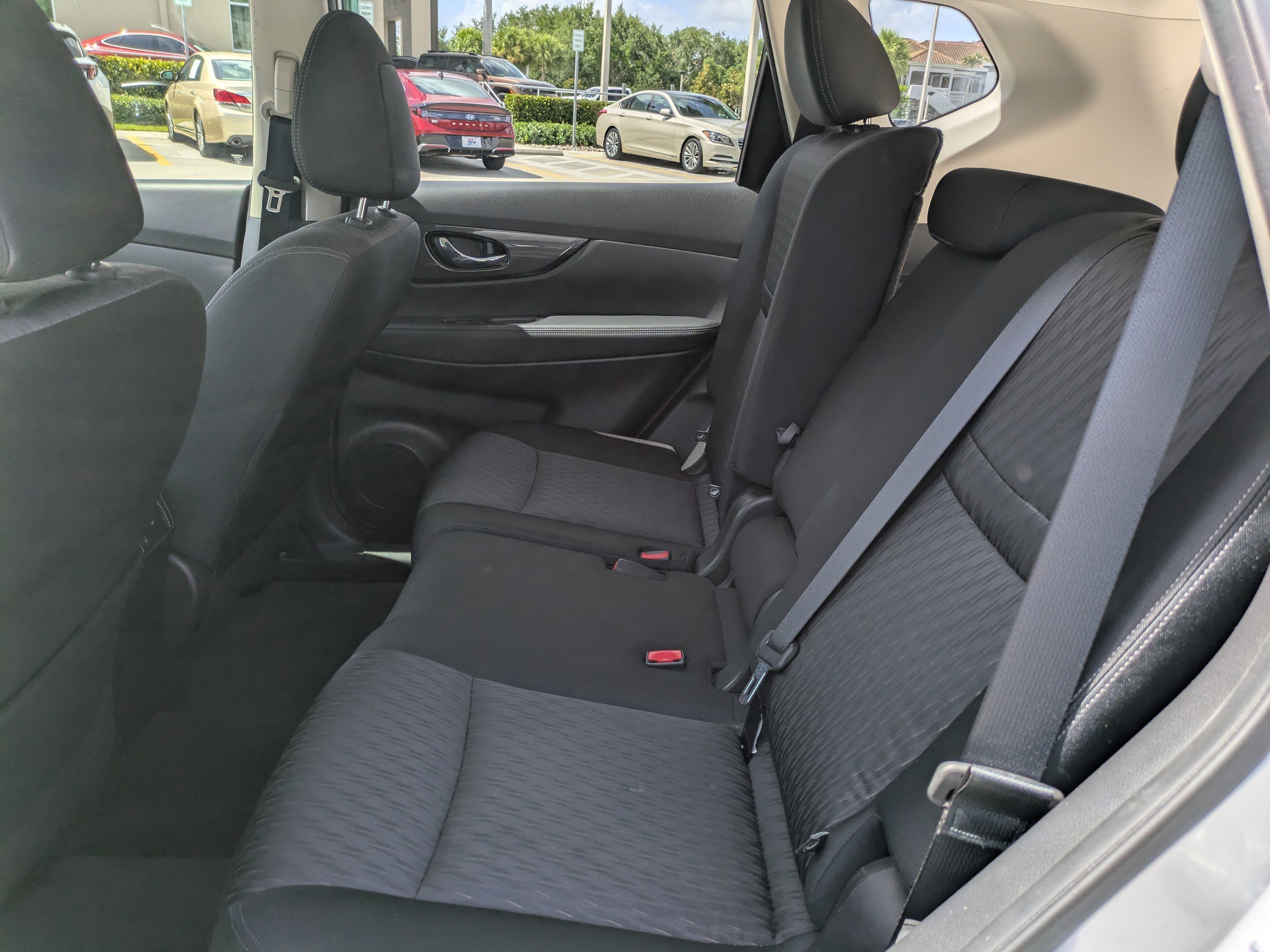 2018 Nissan Rogue SV - Photo 13