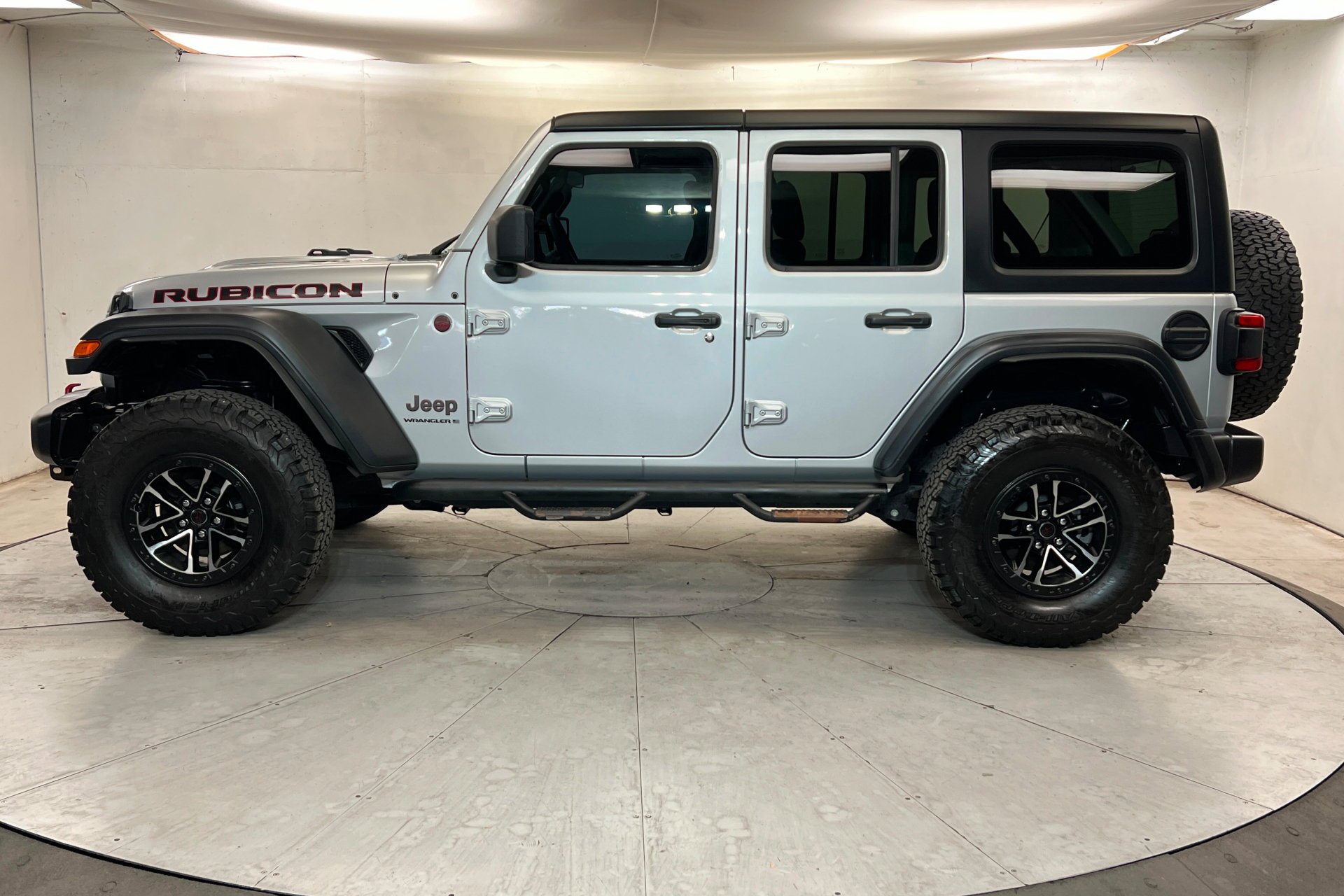 Certified Used 2024 Silver Zynith Clearcoat Jeep Rubicon image 2