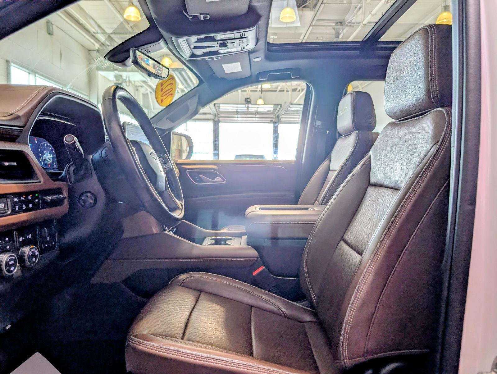Used 2022 Pearl Chevrolet High Country image 21
