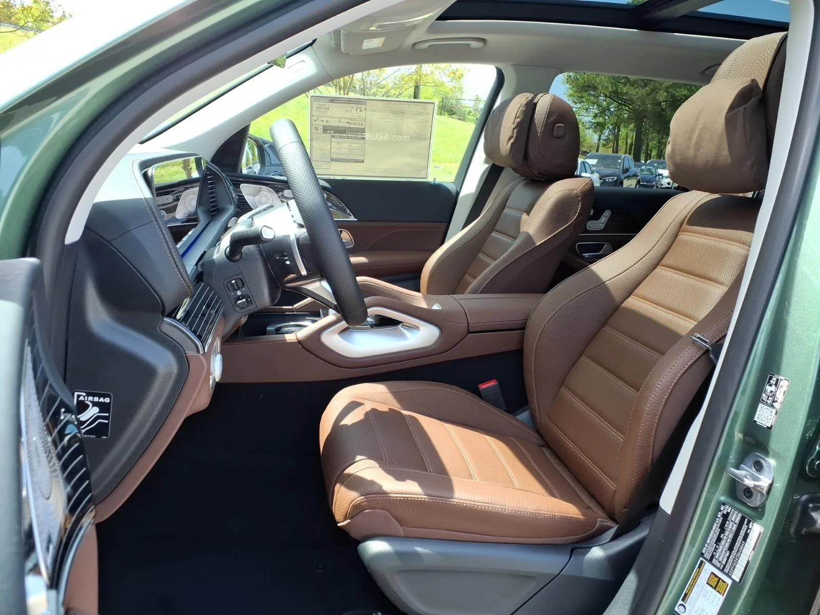 New 2026 MANUFAKTUR Ireland Mid Green Metallic Mercedes-Benz GLS 450 image 12