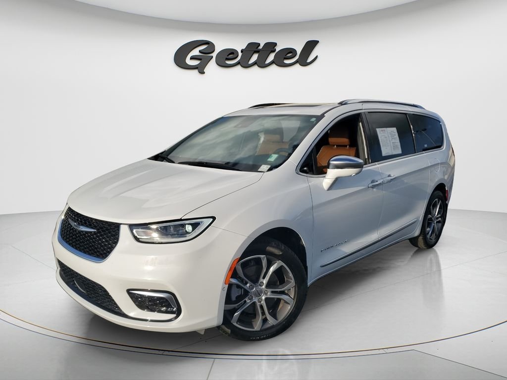 2024 Chrysler Pacifica Pinnacle AWD's photo