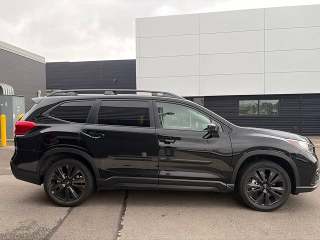 Used 2022 Crystal Black Silica Subaru Onyx Edition image 2
