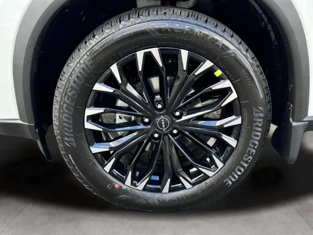 New 2026 Everest White Pearl Tricoat Nissan Dark Armor image 11