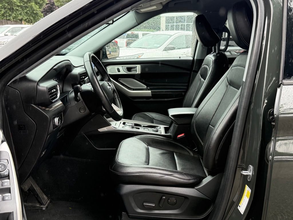 Used 2022 Green Ford Limited image 23