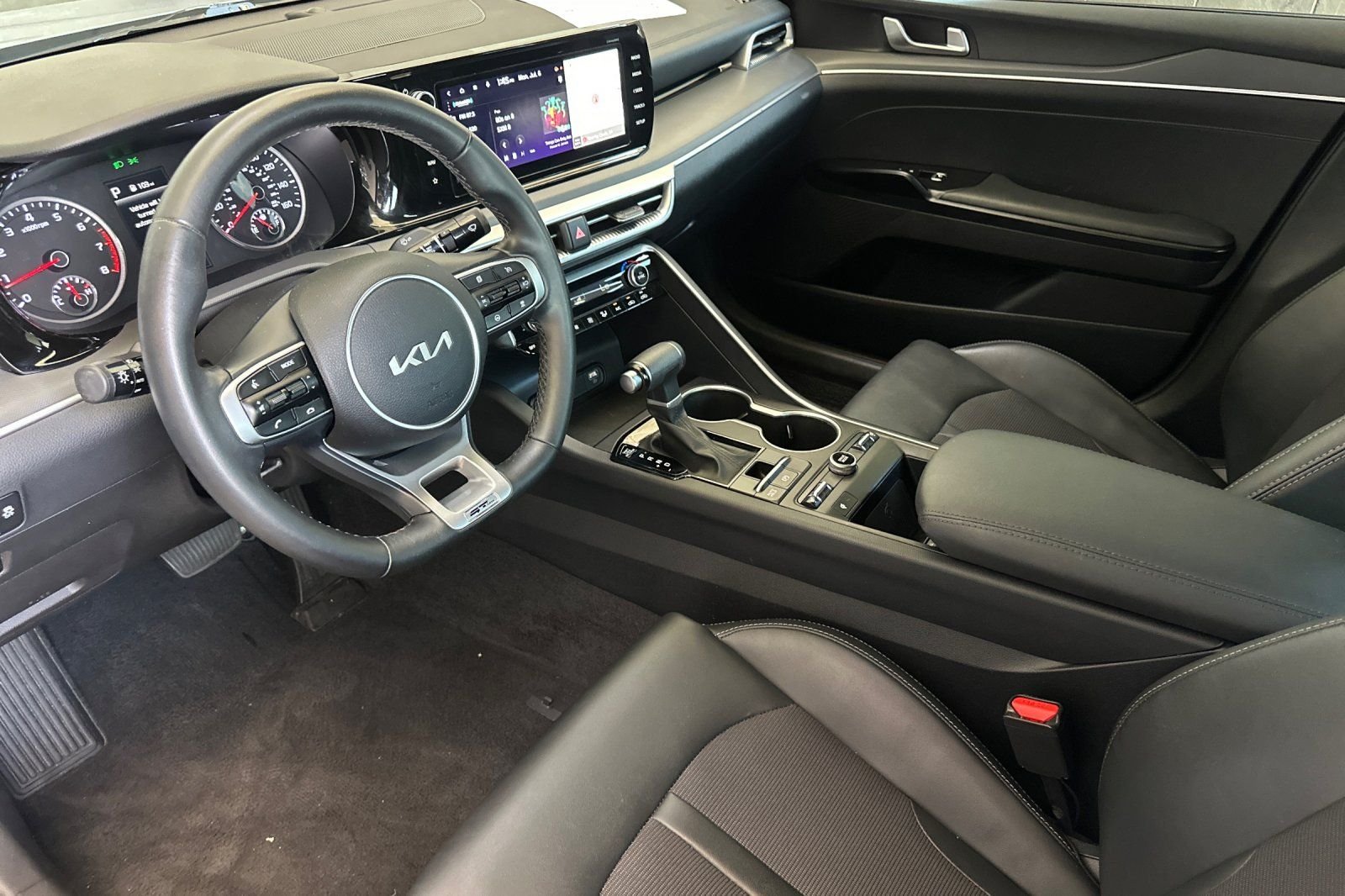 Used 2024 Gray Kia GT-Line image 10