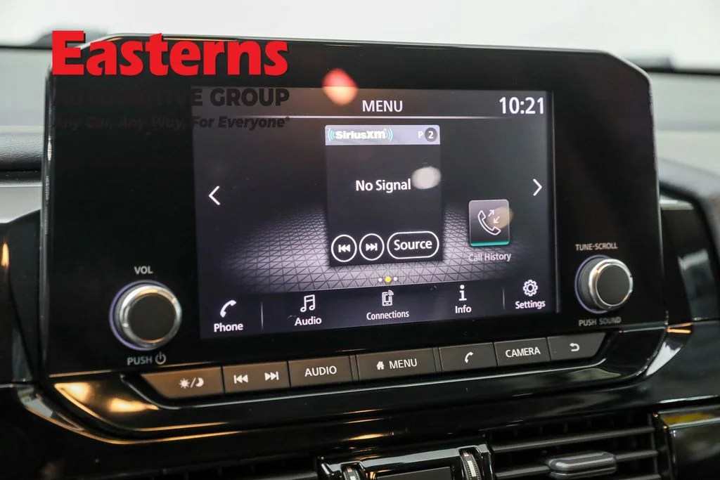 Used 2022 Blue Nissan S image 19