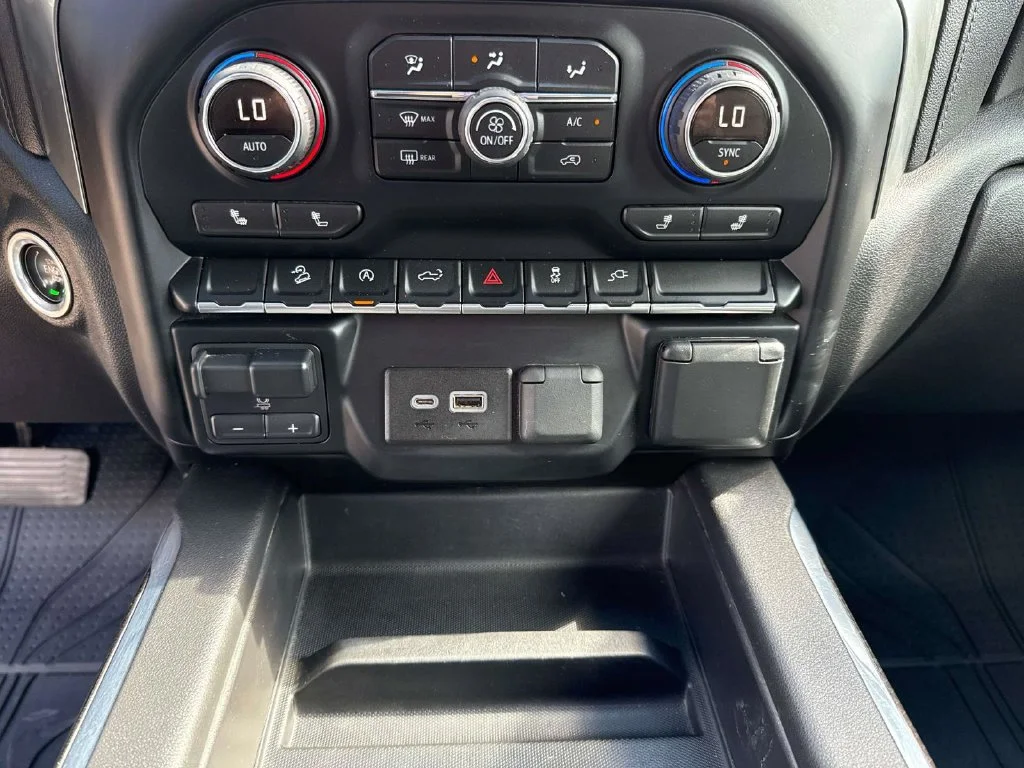 Used 2019 Beige Chevrolet RST image 37