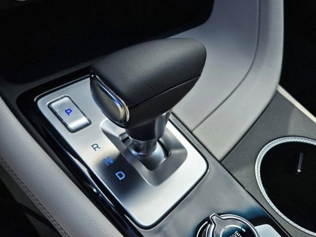 2025 GENESIS G70 Standard - Photo 30