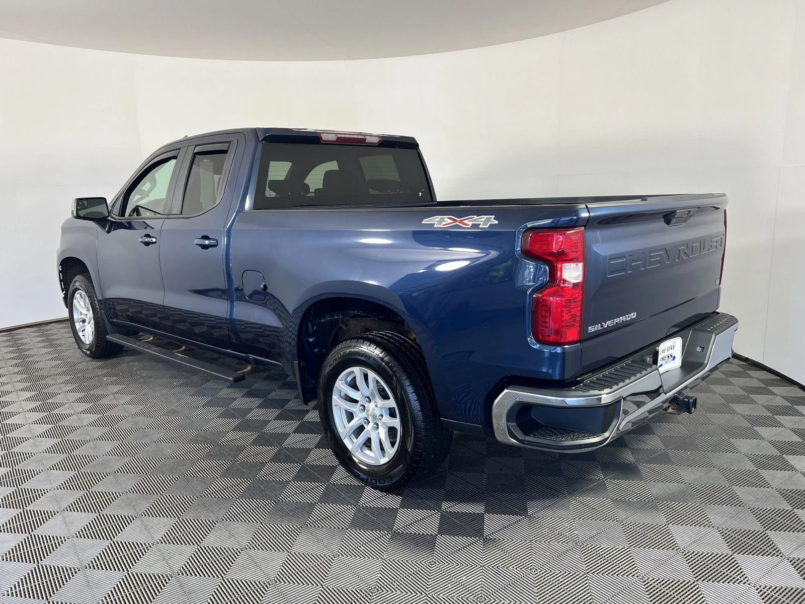 Used 2021 Blue Metallic Chevrolet LT image 27